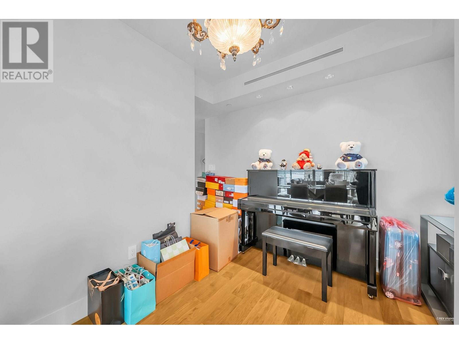 3002 667 HOWE STREET, Vancouver