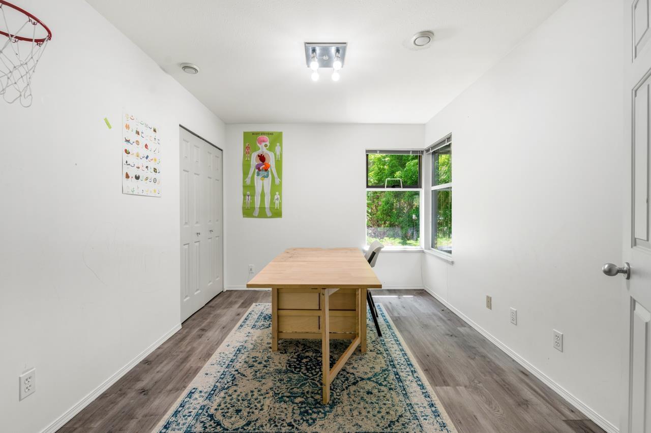 Photo 10 of 13553 25 Avenue, Surrey BC