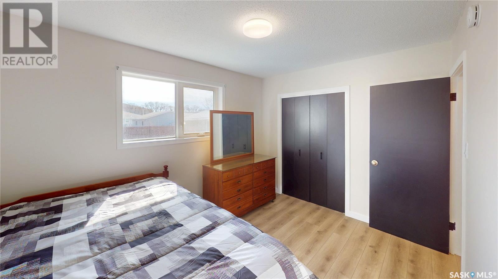 Photo 11 of 19 Merlin Crescent, Regina SK