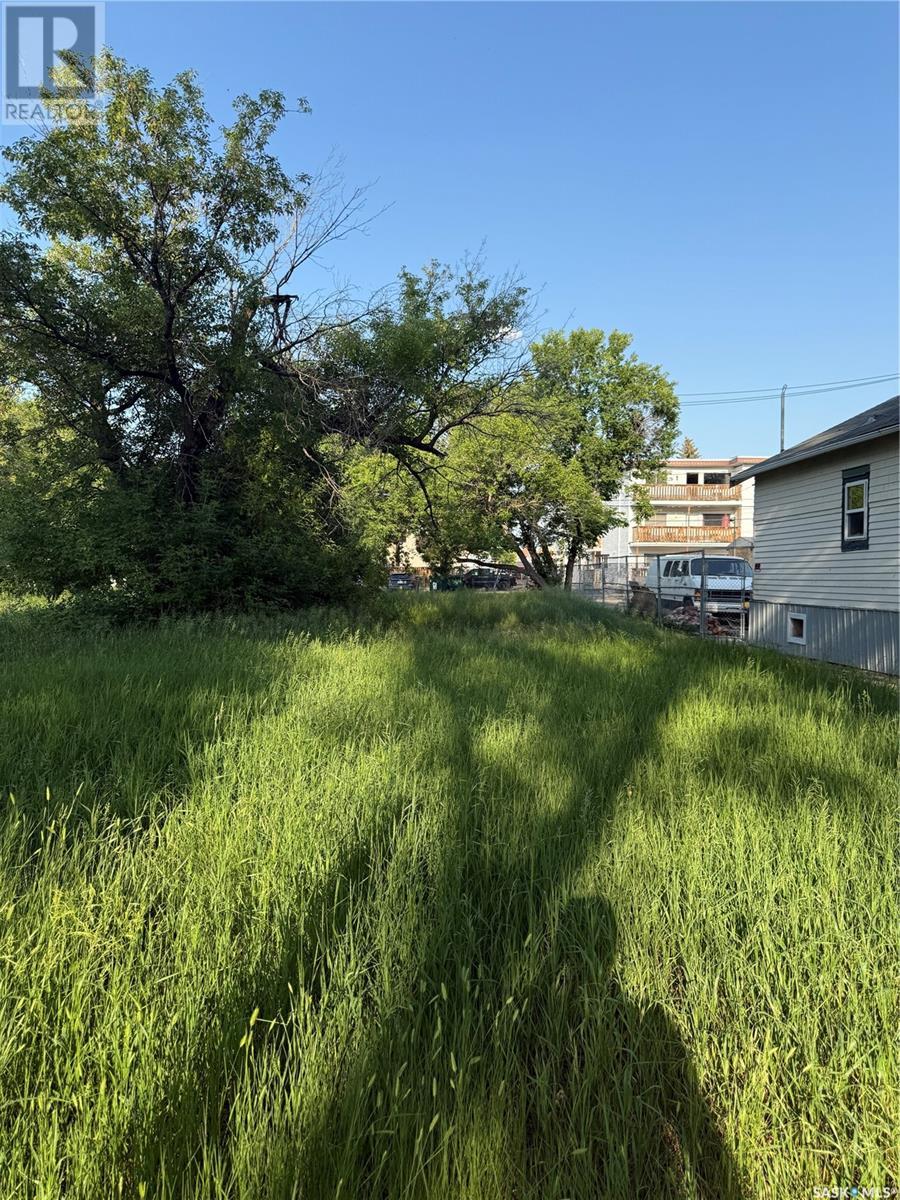 Photo 1 of 1427 Rae Street, Regina SK