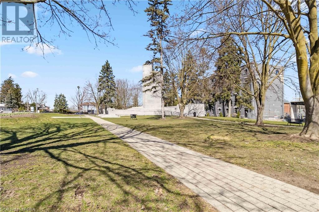 Photo 16 of 14 Dalhousie Street, Brantford ON
