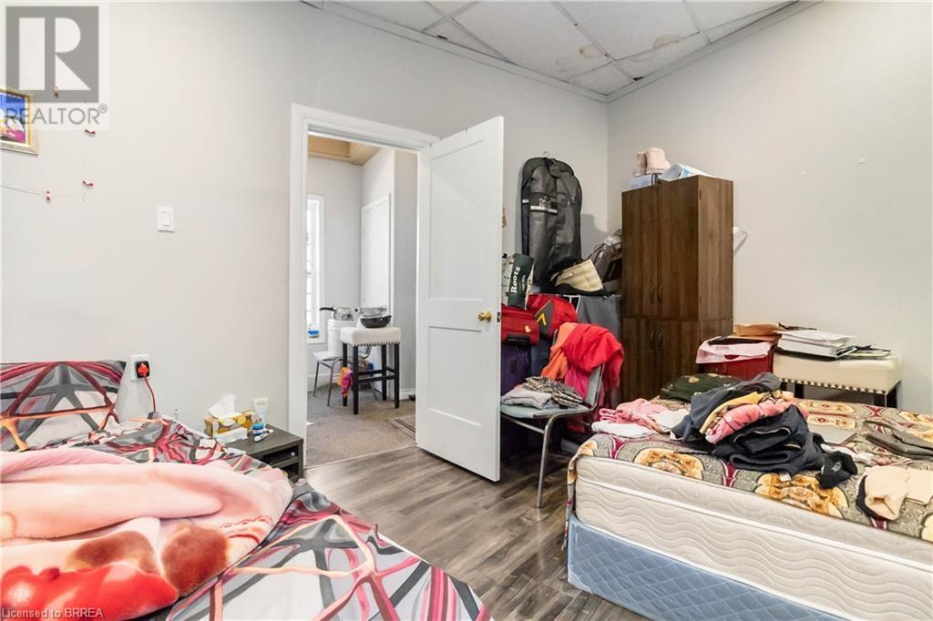Photo 23 of 14 Dalhousie Street, Brantford ON