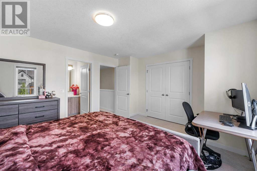 Single Family House for Sale in  Rangeview Drive SE Rangeview Calgary 