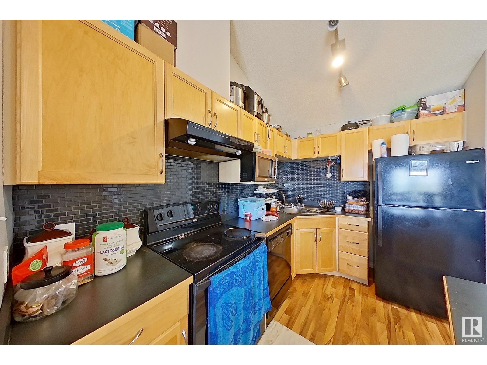 Photo 6 of 418 3425 19 St Nw, Edmonton AB