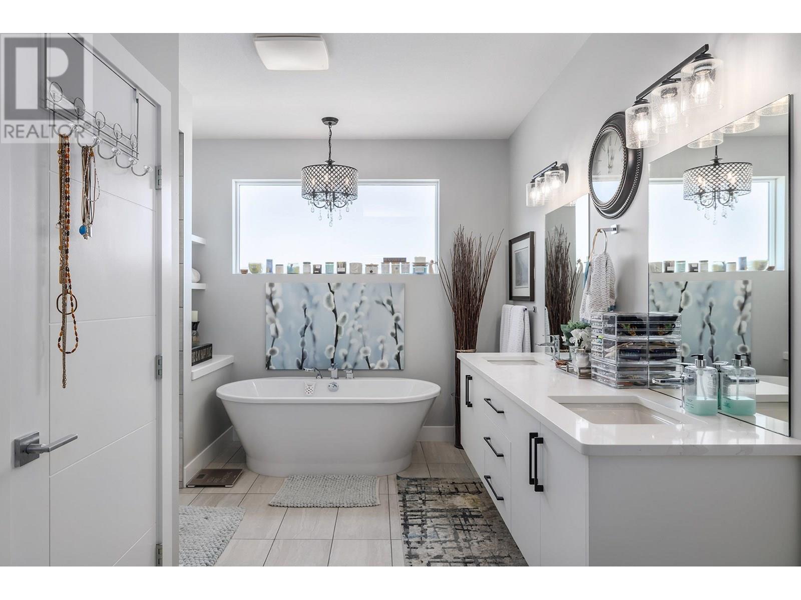  2359 Hawks Boulevard, West Kelowna