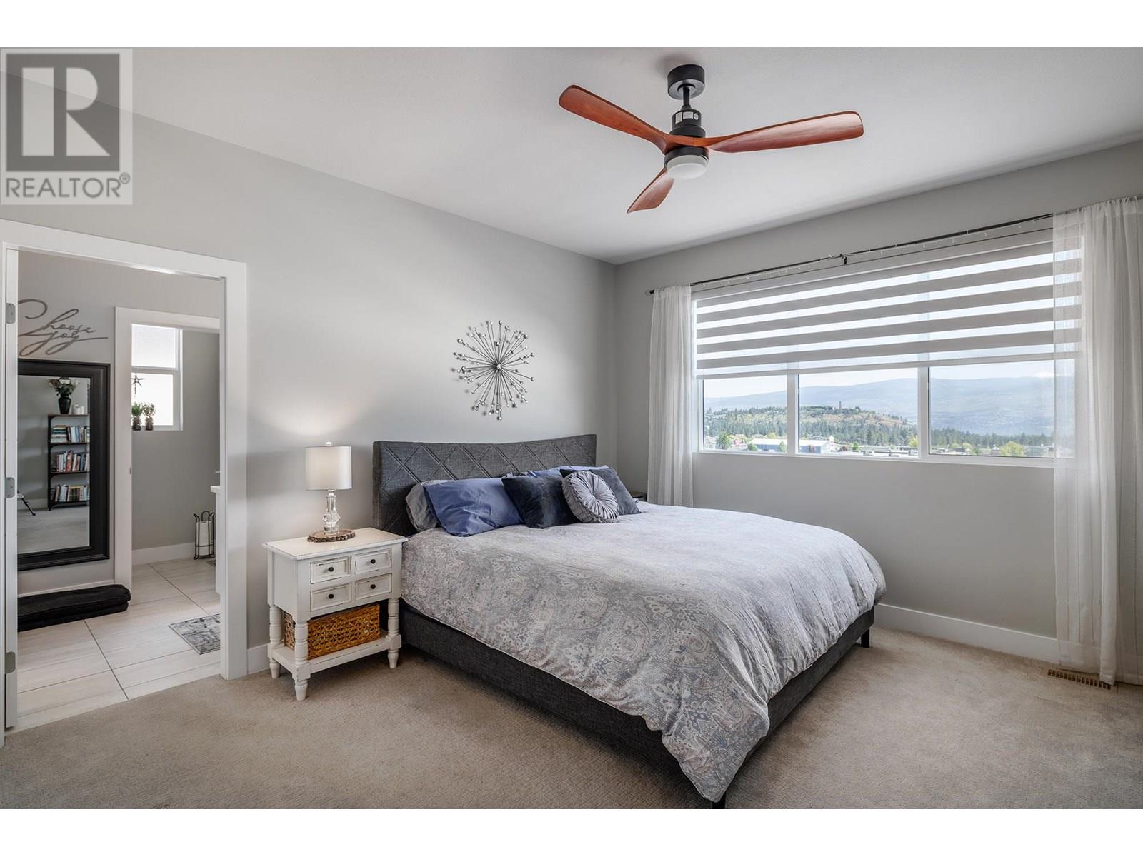  2359 Hawks Boulevard, West Kelowna