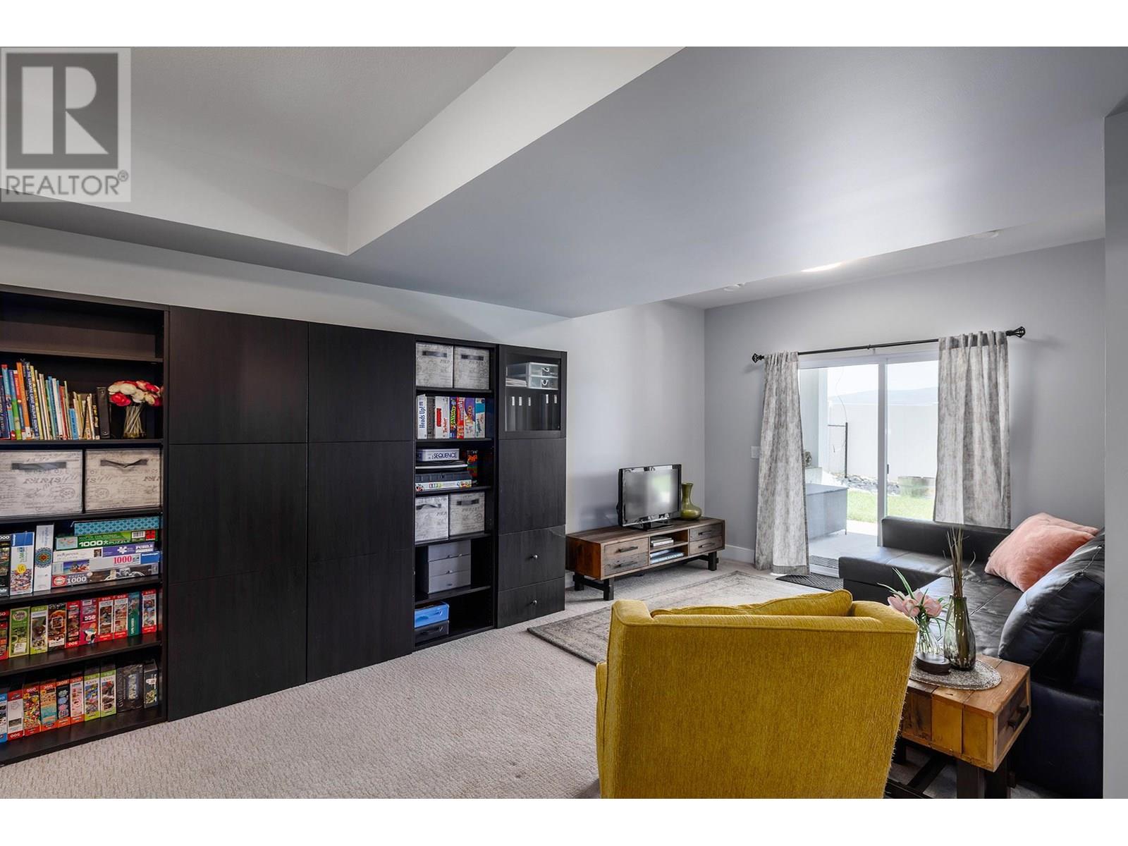  2359 Hawks Boulevard, West Kelowna