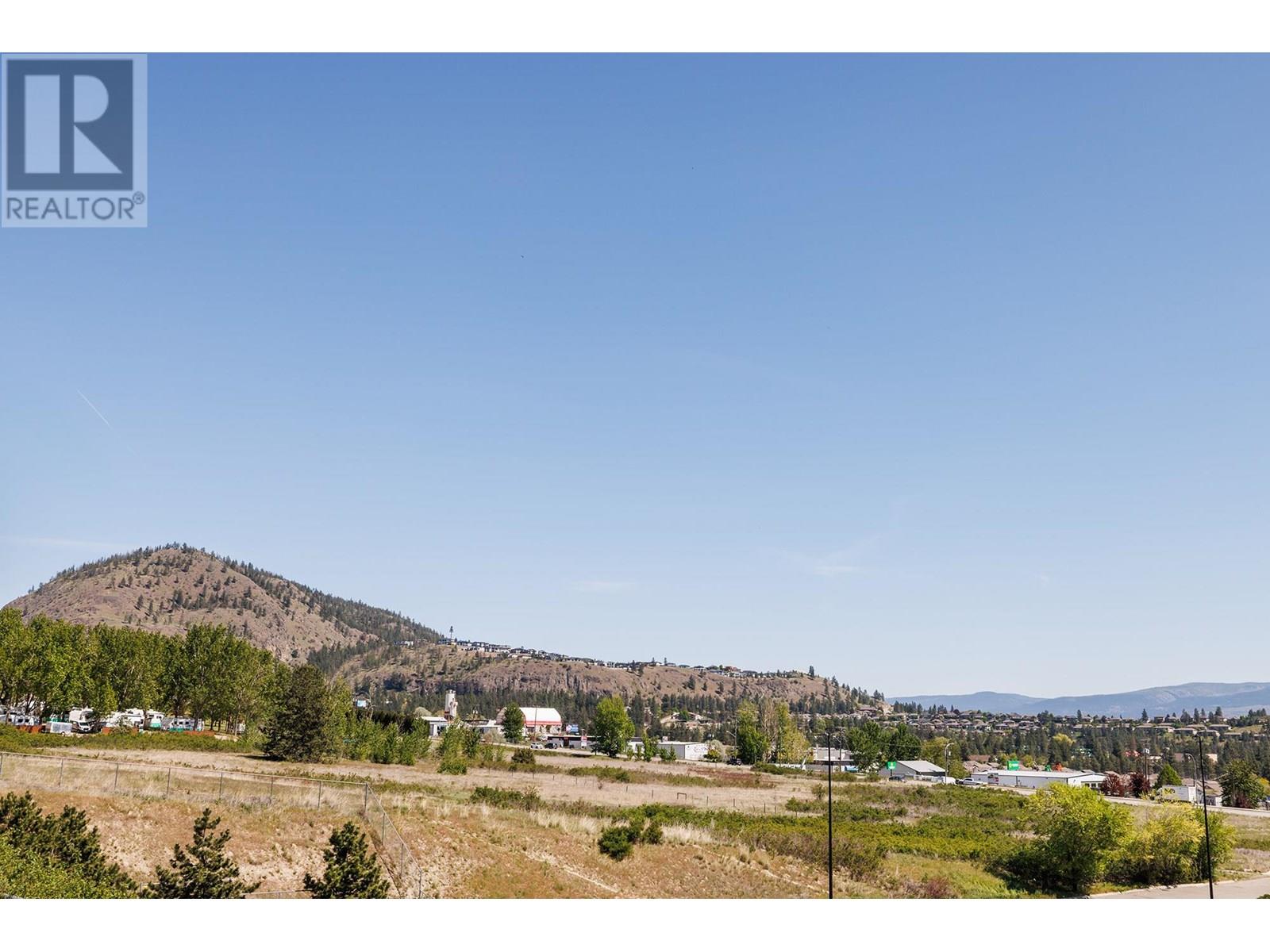  2359 Hawks Boulevard, West Kelowna