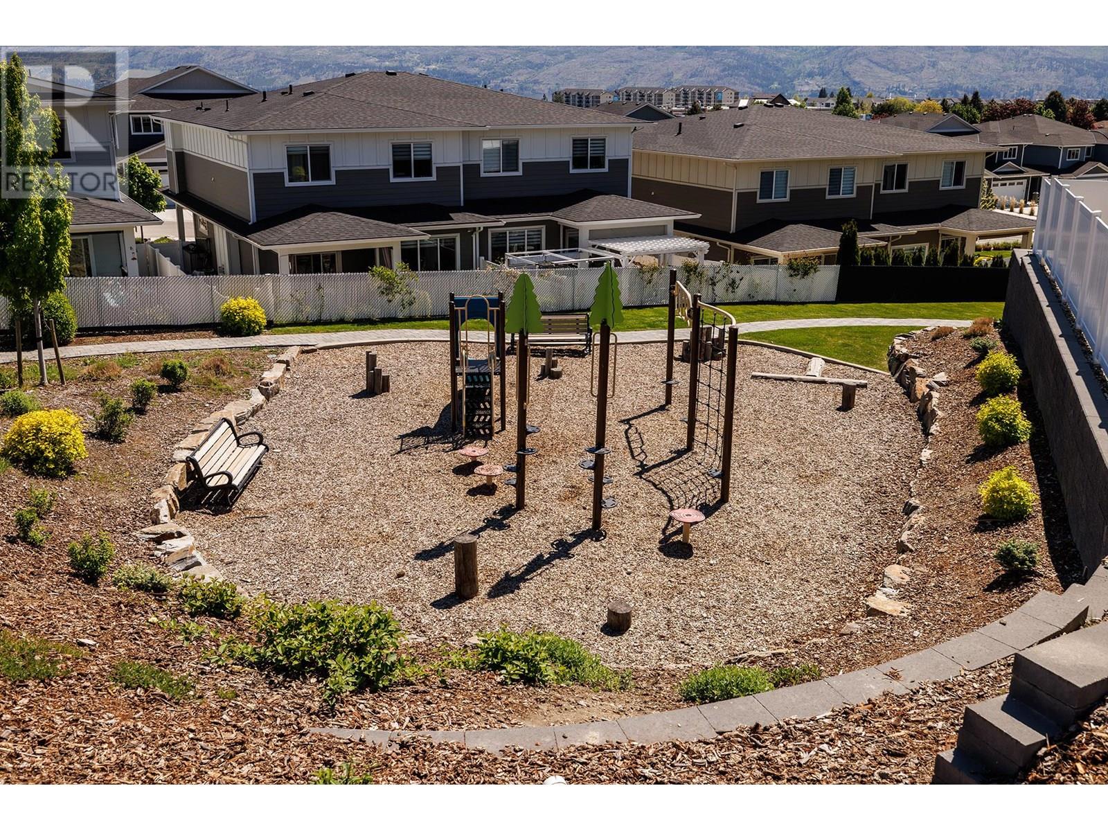  2359 Hawks Boulevard, West Kelowna