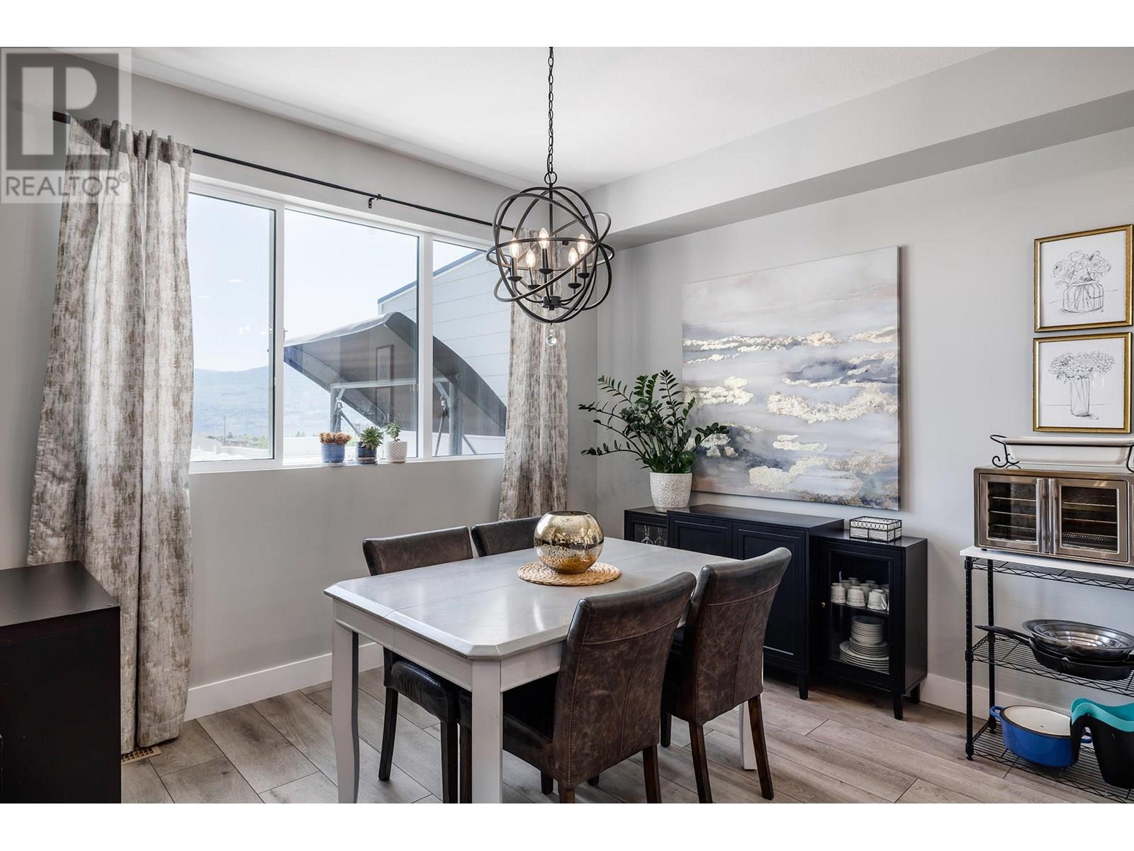 2359 Hawks Boulevard, West Kelowna