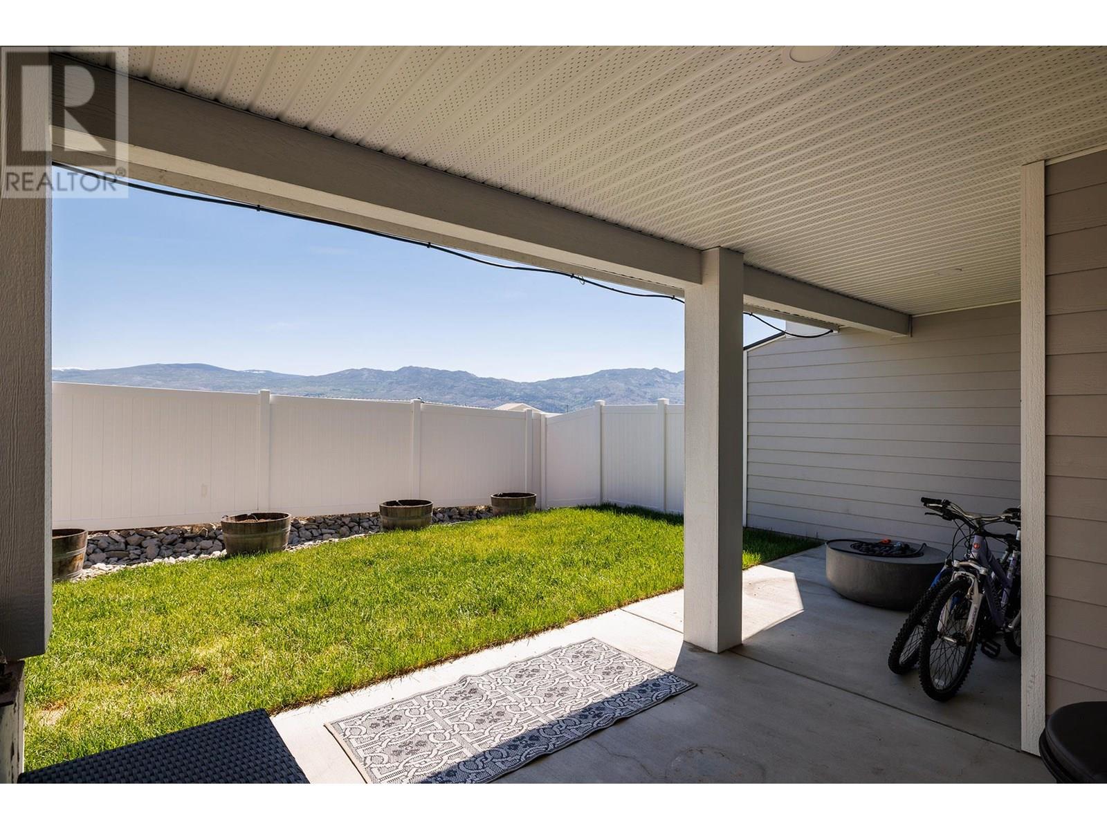  2359 Hawks Boulevard, West Kelowna
