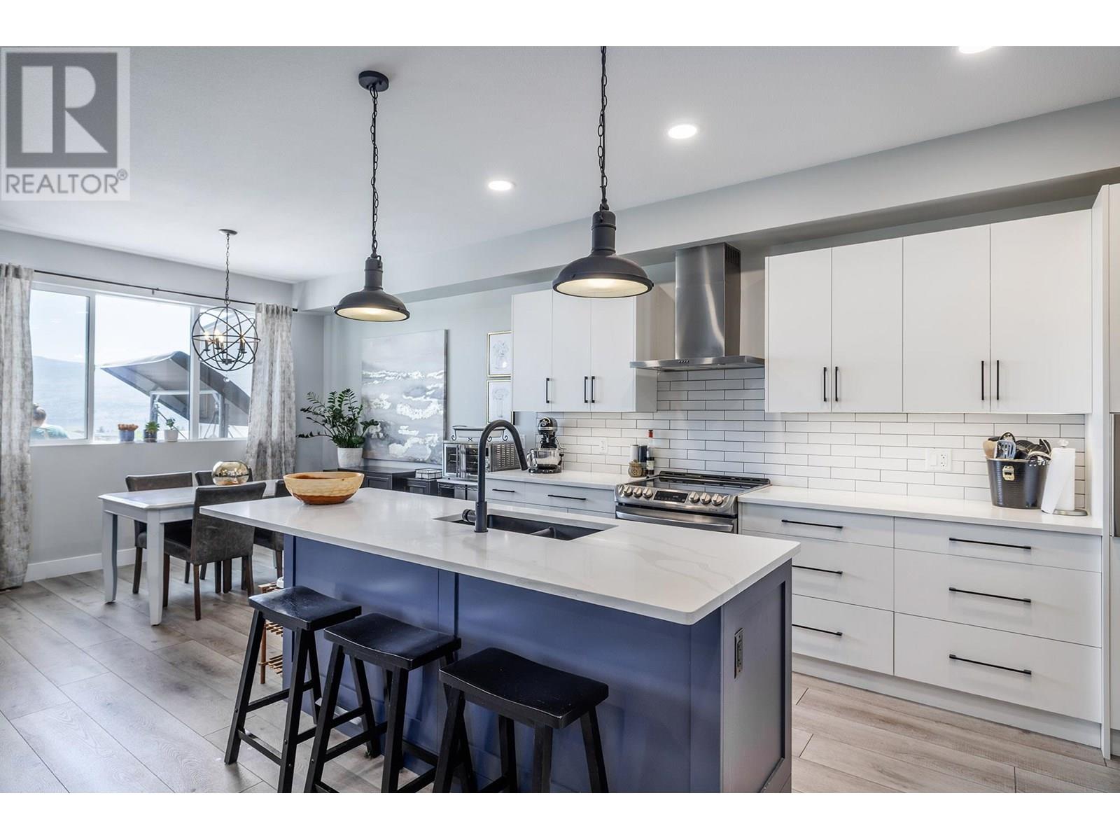  2359 Hawks Boulevard, West Kelowna