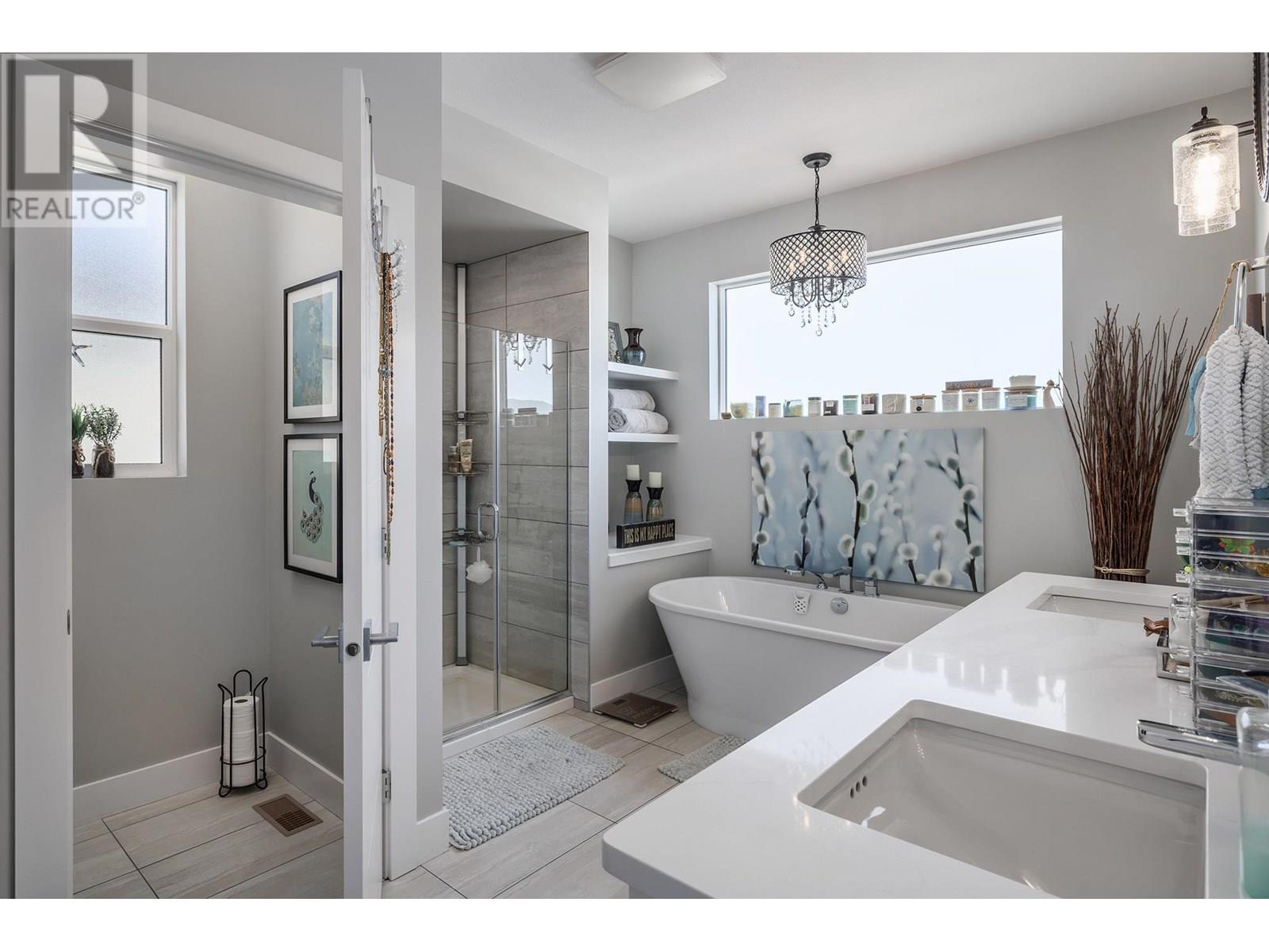  2359 Hawks Boulevard, West Kelowna