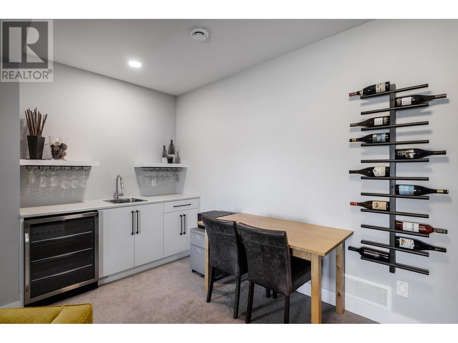  2359 Hawks Boulevard, West Kelowna
