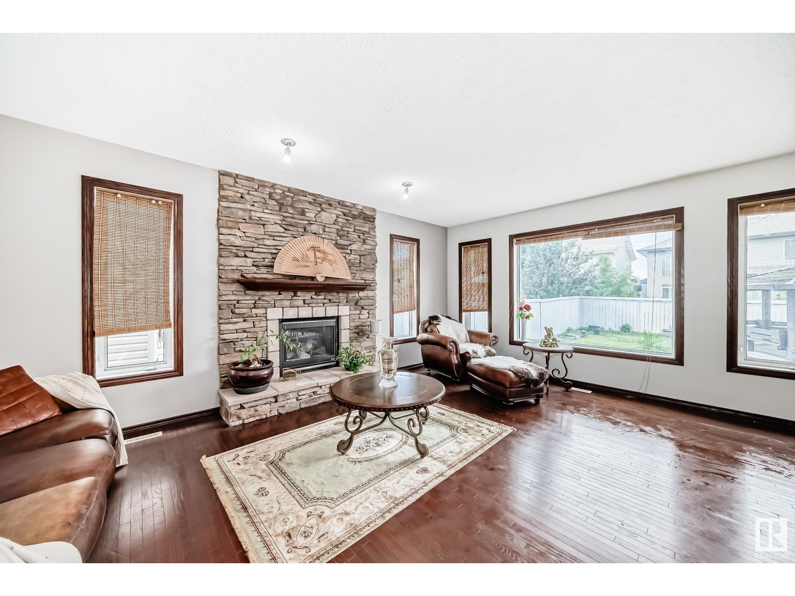 Photo 10 of 6406 Sandin Cr Nw, Edmonton AB