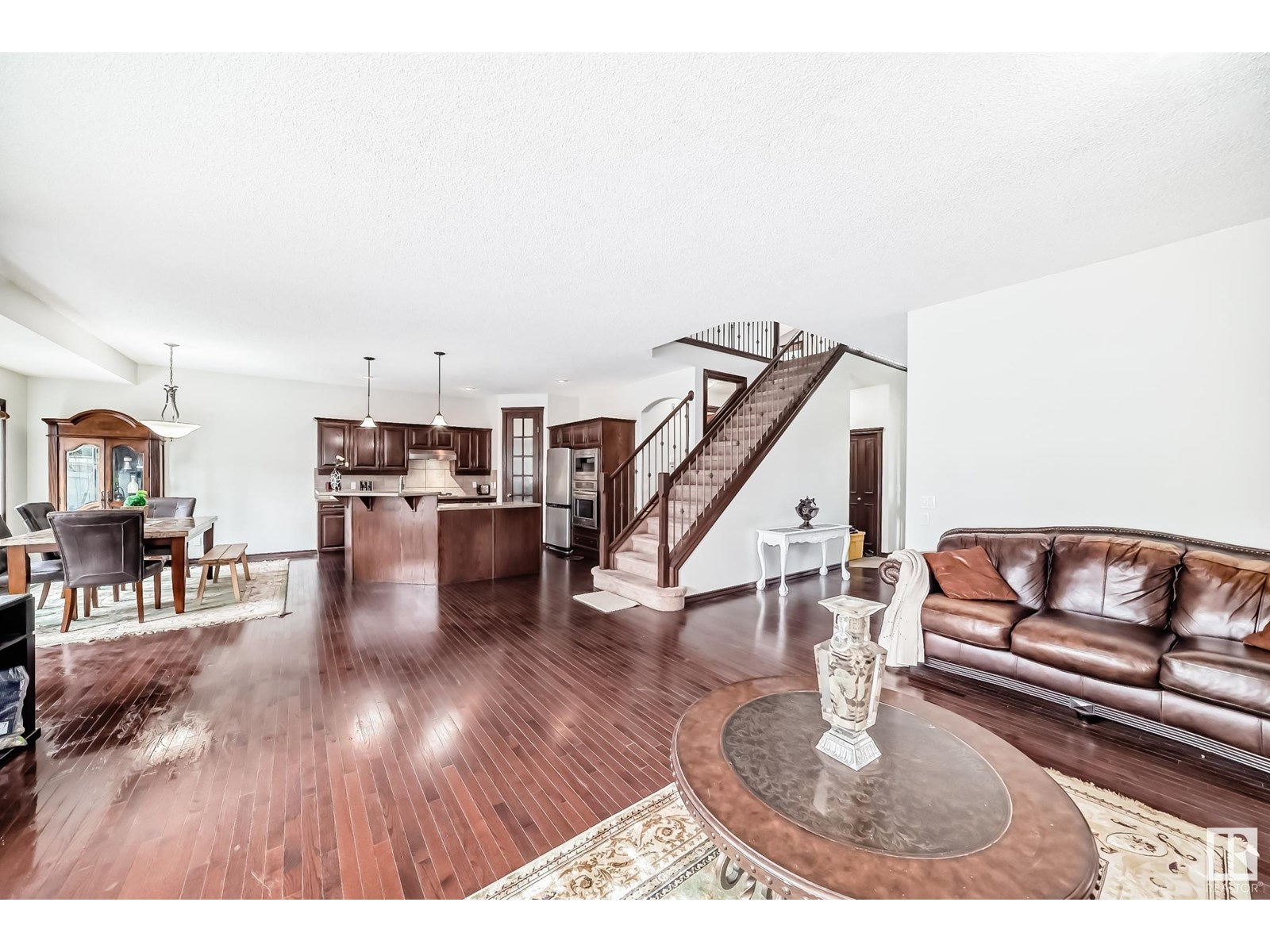 Photo 11 of 6406 Sandin Cr Nw, Edmonton AB