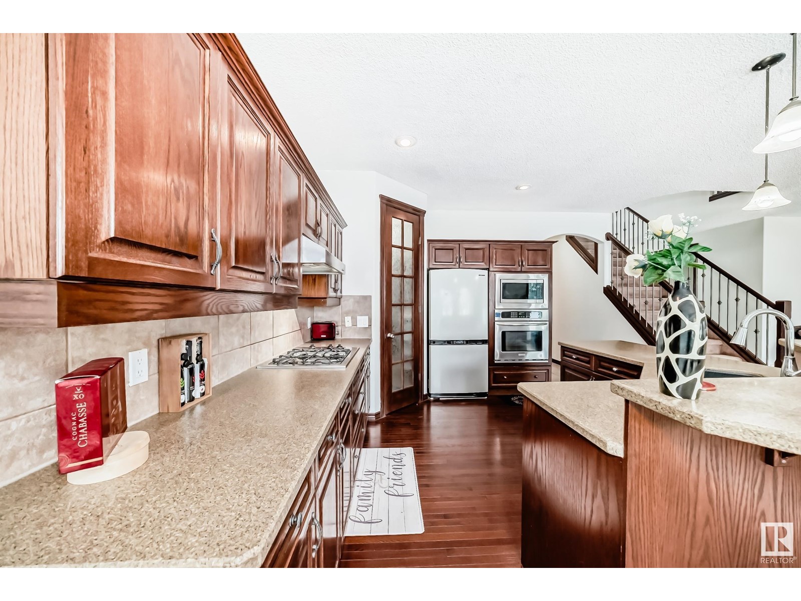 Photo 14 of 6406 Sandin Cr Nw, Edmonton AB