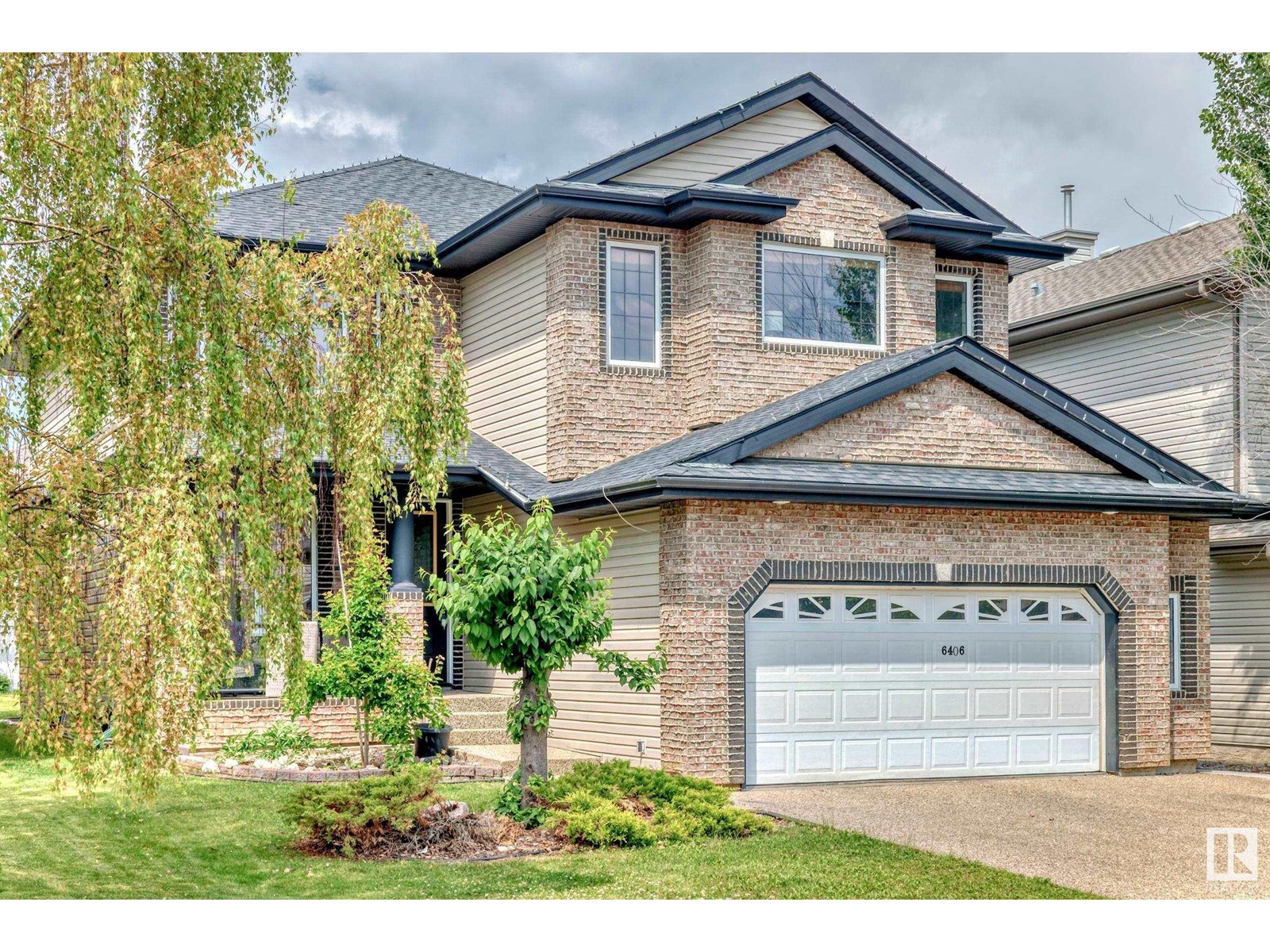 Photo 2 of 6406 Sandin Cr Nw, Edmonton AB