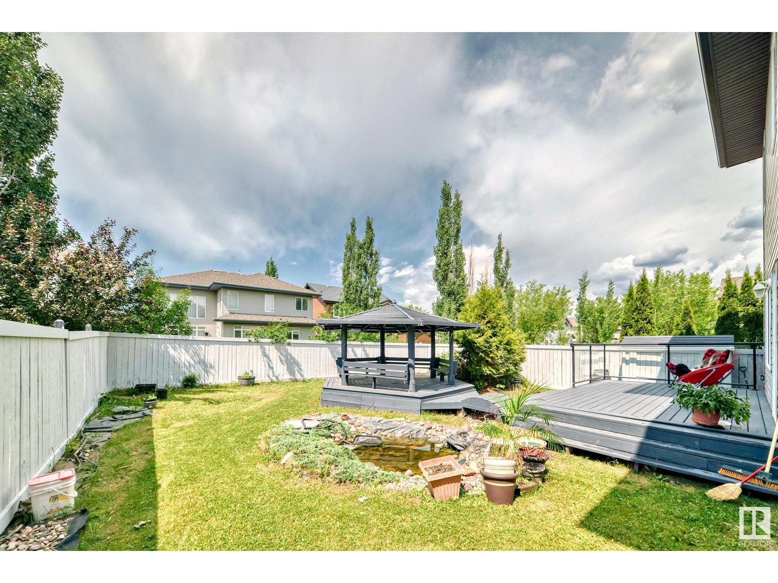 Photo 20 of 6406 Sandin Cr Nw, Edmonton AB