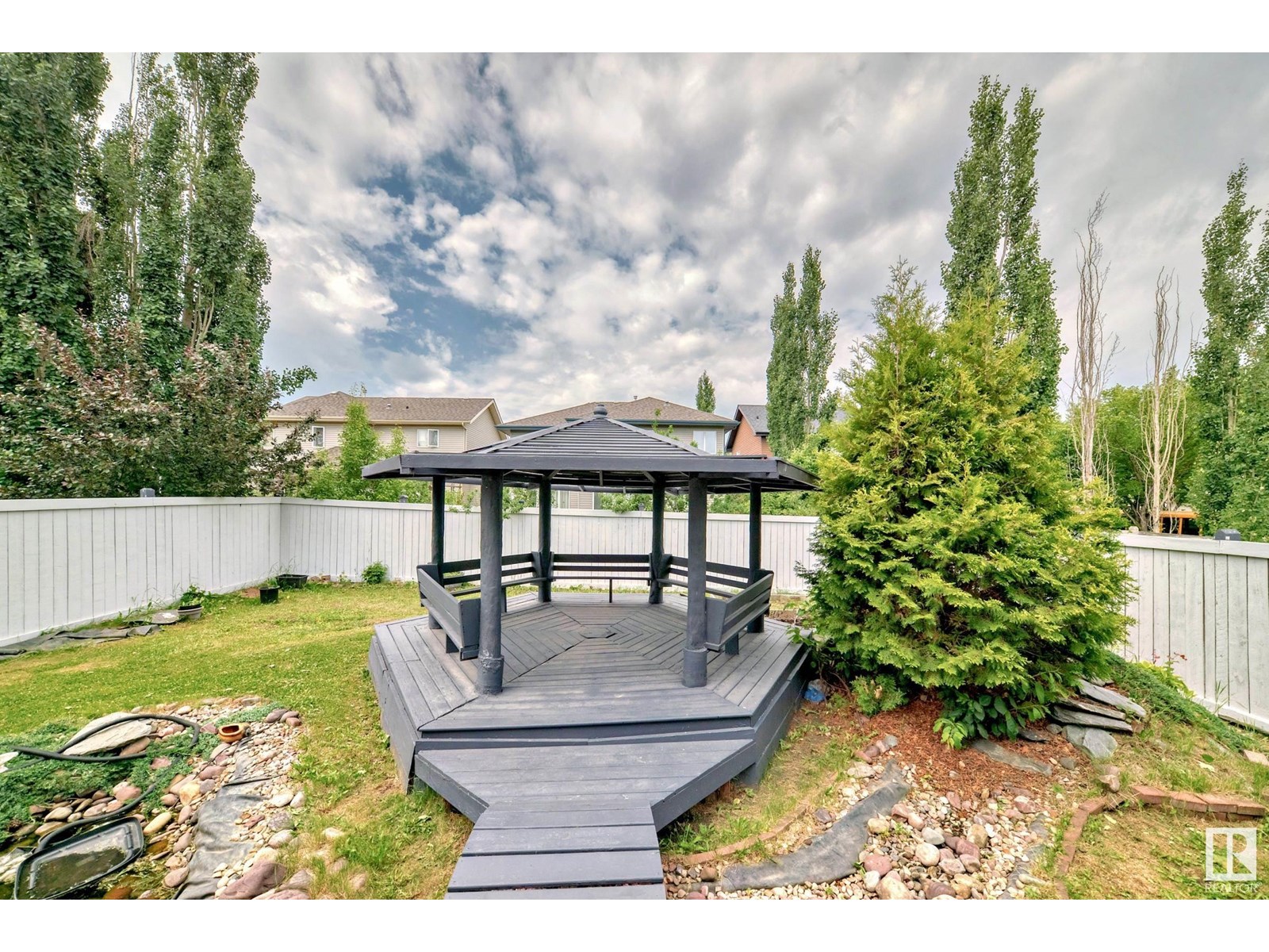 Photo 21 of 6406 Sandin Cr Nw, Edmonton AB