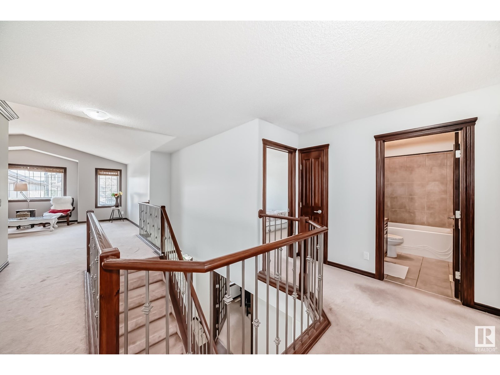 Photo 25 of 6406 Sandin Cr Nw, Edmonton AB