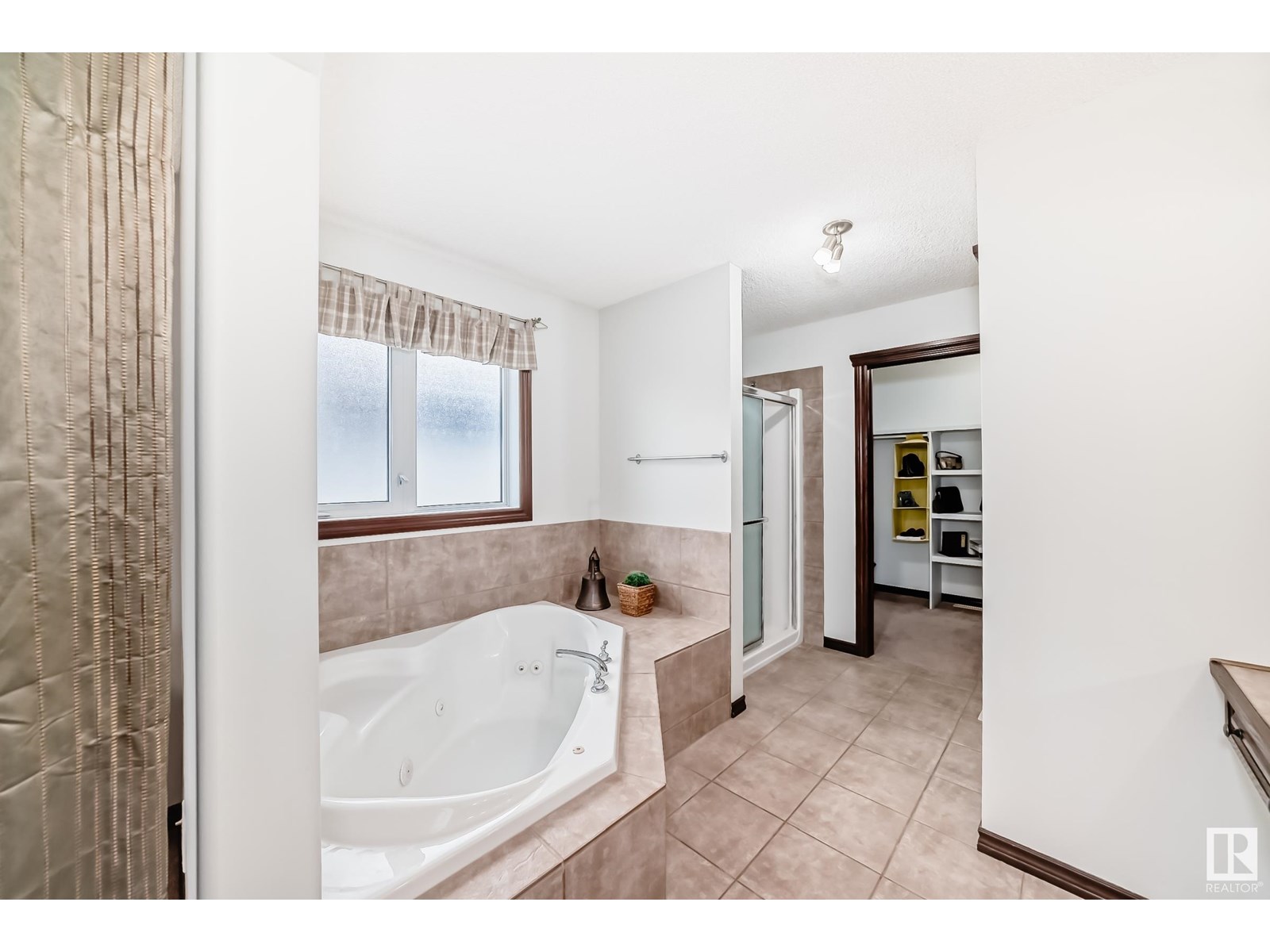 Photo 35 of 6406 Sandin Cr Nw, Edmonton AB