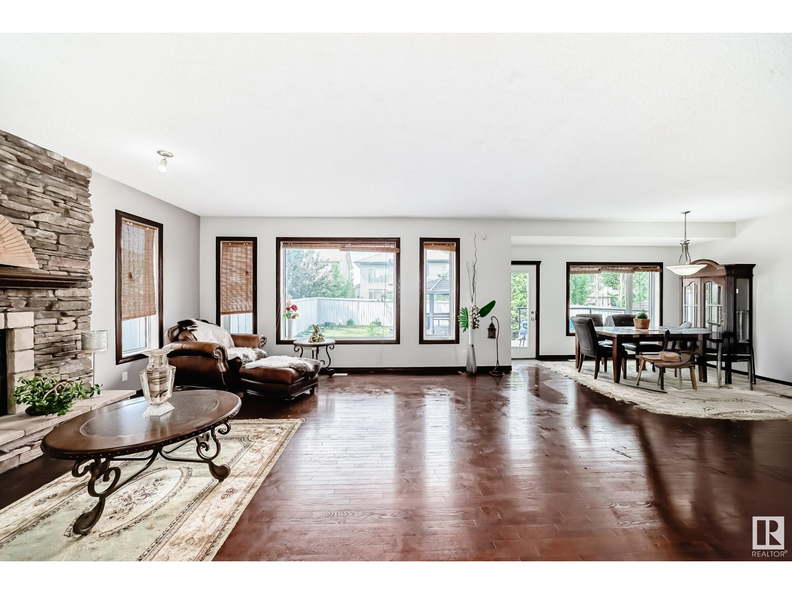 Photo 8 of 6406 Sandin Cr Nw, Edmonton AB