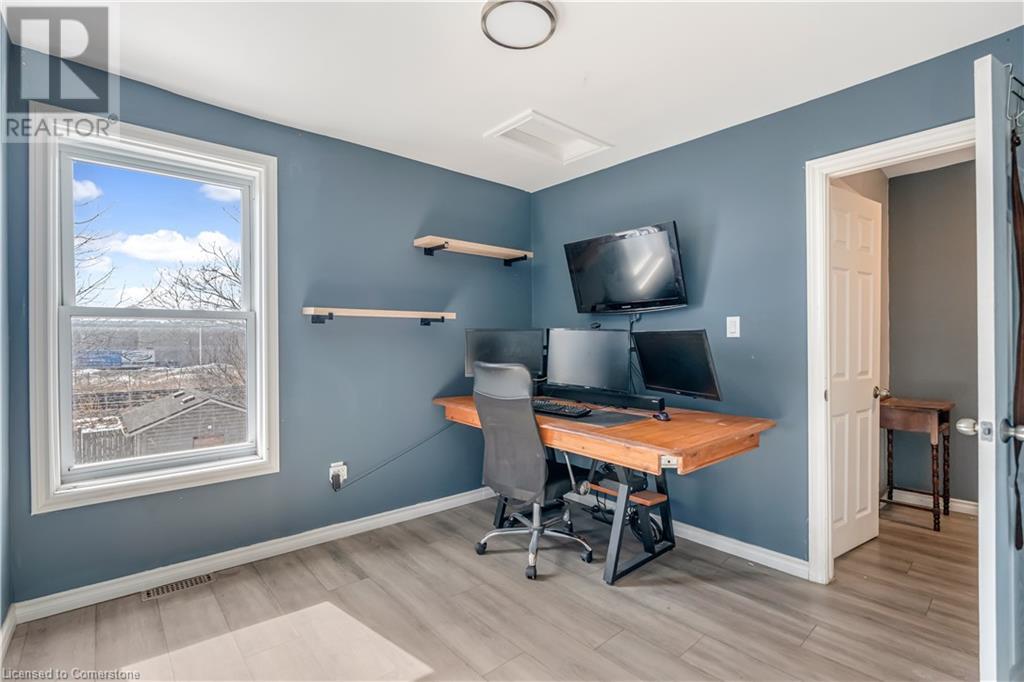 Photo 17 of 174 Mcanulty Boulevard, Hamilton ON
