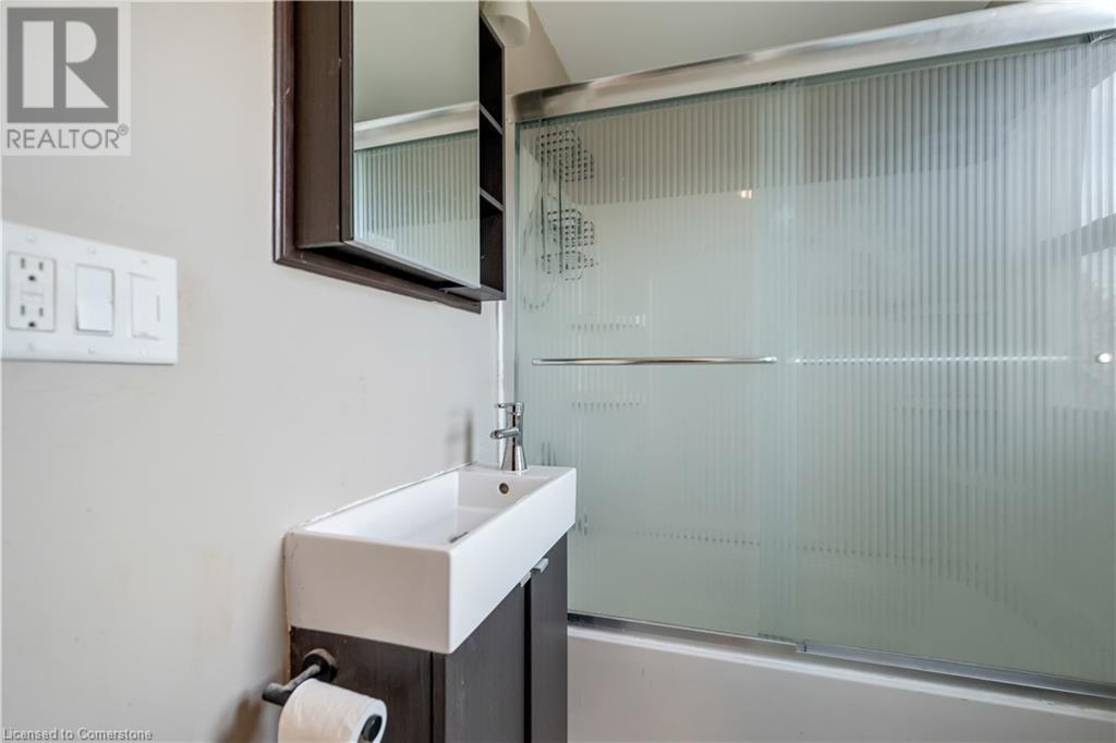 Photo 20 of 174 Mcanulty Boulevard, Hamilton ON