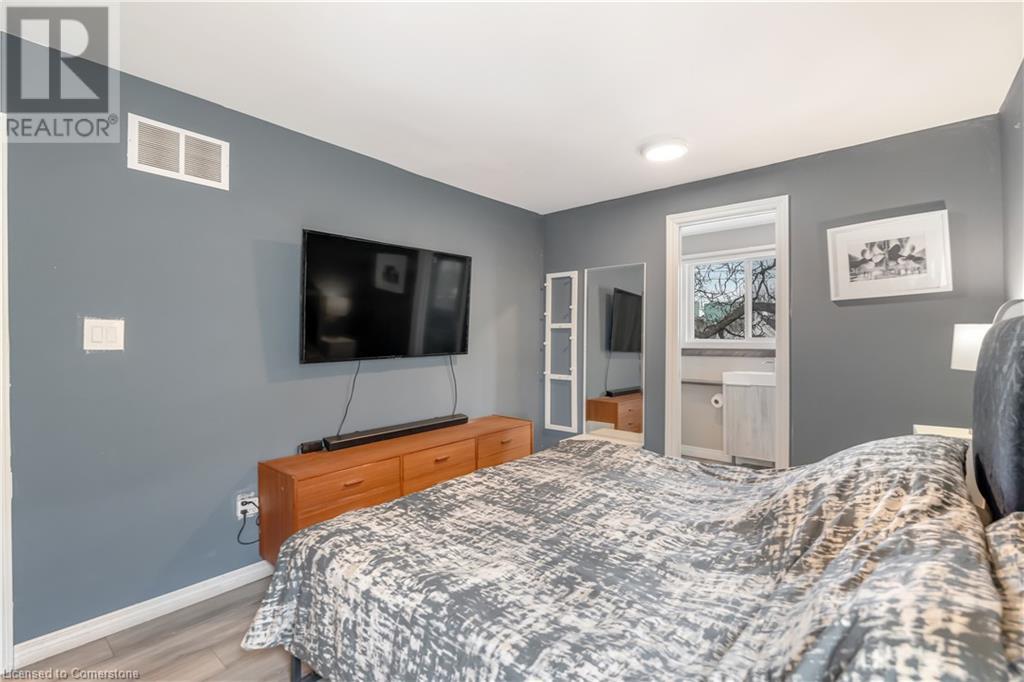 Photo 24 of 174 Mcanulty Boulevard, Hamilton ON