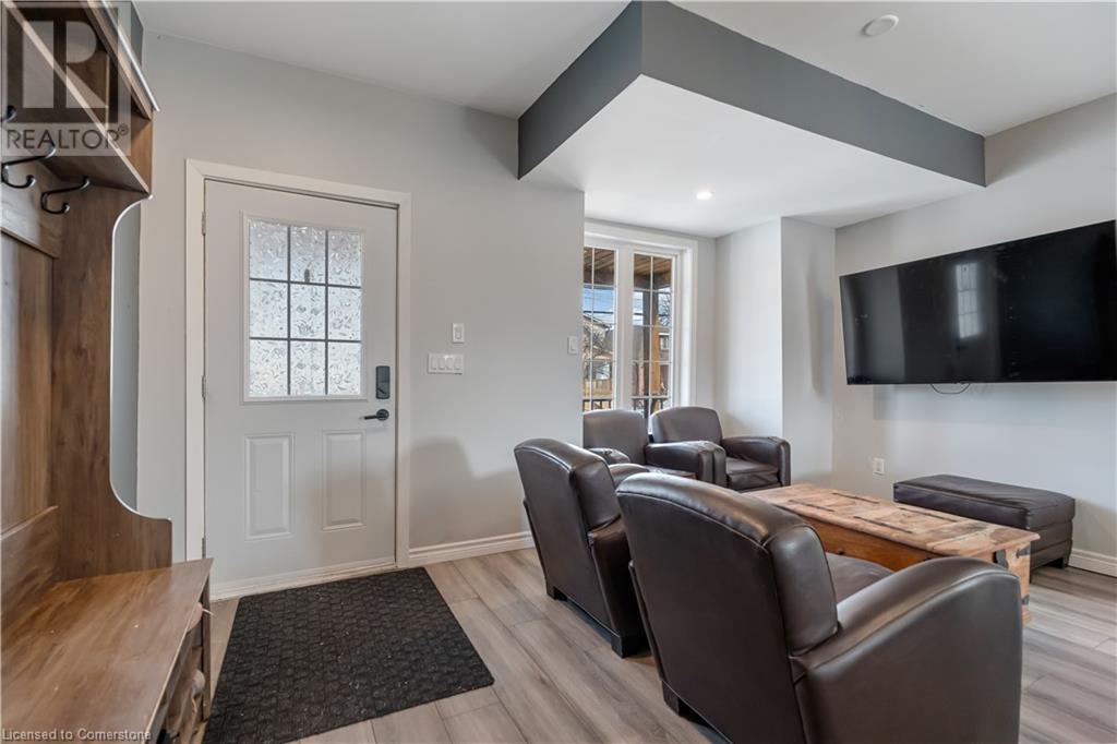 Photo 5 of 174 Mcanulty Boulevard, Hamilton ON