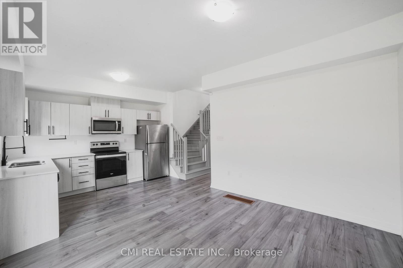 Photo 2 of 79 Gateland Drive, Barrie ON