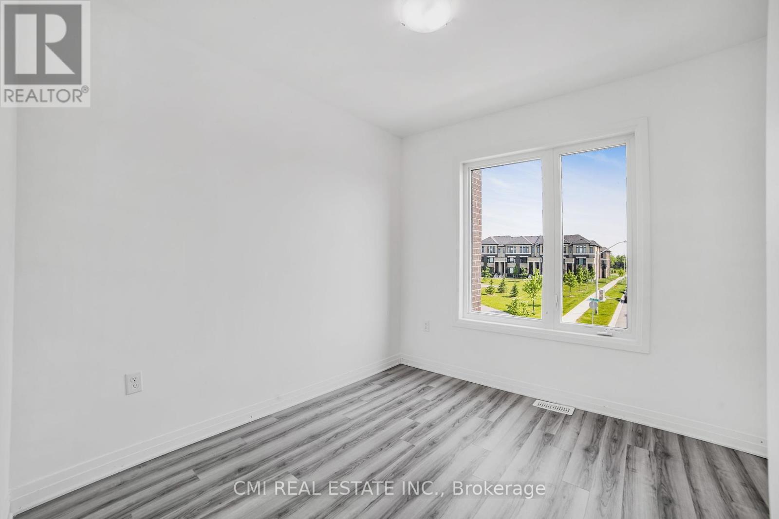 Photo 28 of 79 Gateland Drive, Barrie ON