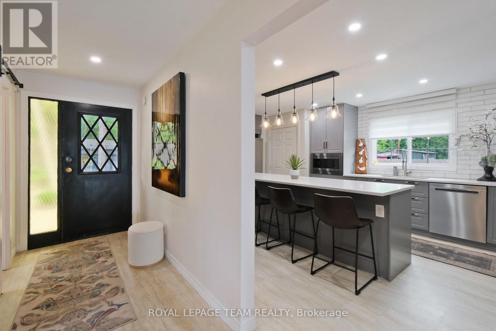 Amazing kitchen featuring newer appliances