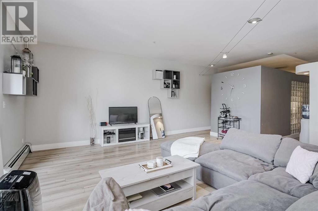 Single Family House Loft for Sale in   Glamis Drive SW Glamorgan Calgary 