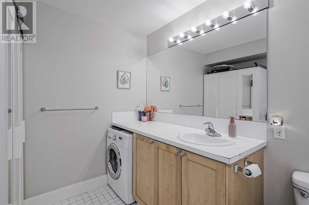 Single Family House Loft for Sale in   Glamis Drive SW Glamorgan Calgary 