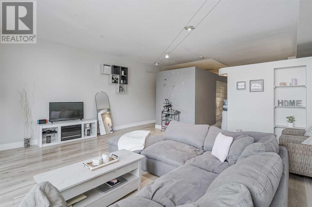 Single Family House Loft for Sale in   Glamis Drive SW Glamorgan Calgary 