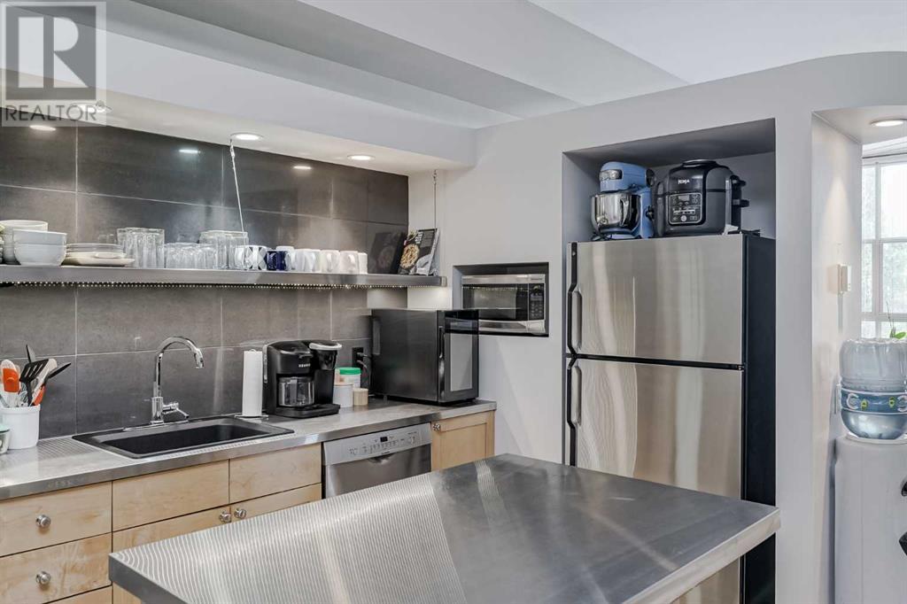 Single Family House Loft for Sale in   Glamis Drive SW Glamorgan Calgary 
