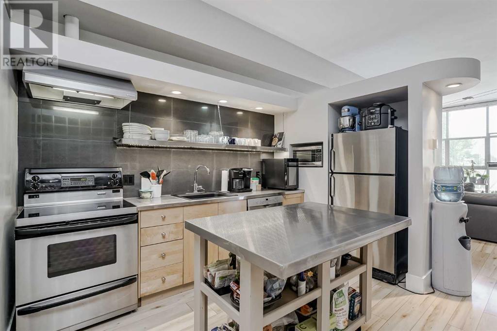 Single Family House Loft for Sale in   Glamis Drive SW Glamorgan Calgary 