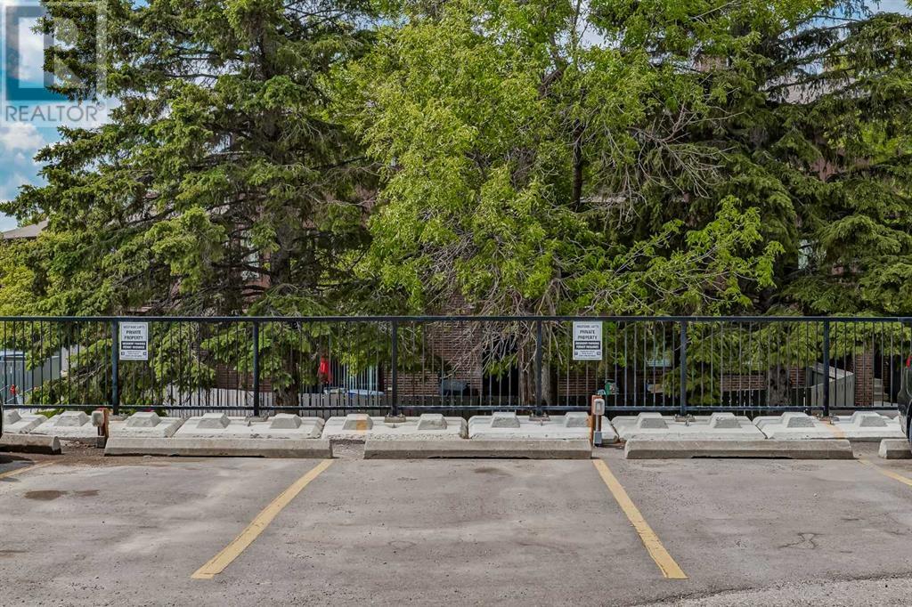 Single Family House Loft for Sale in   Glamis Drive SW Glamorgan Calgary 
