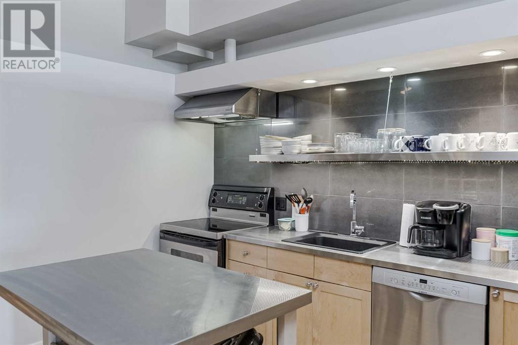 Single Family House Loft for Sale in   Glamis Drive SW Glamorgan Calgary 