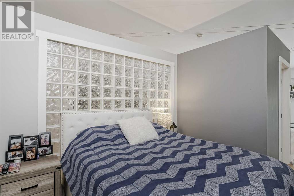 Single Family House Loft for Sale in   Glamis Drive SW Glamorgan Calgary 