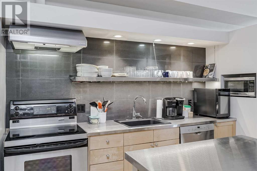 Single Family House Loft for Sale in   Glamis Drive SW Glamorgan Calgary 