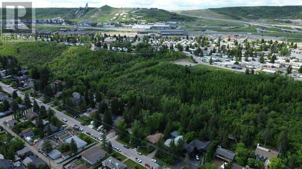 Single Family House for Sale in   Avenue NW Bowness Calgary 