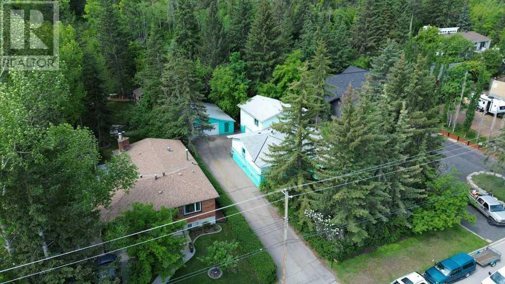 Single Family House for Sale in   Avenue NW Bowness Calgary 