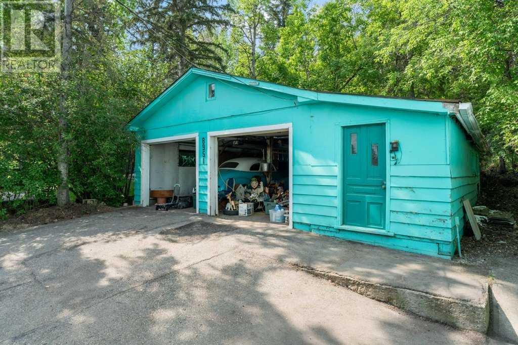 Single Family House for Sale in   Avenue NW Bowness Calgary 