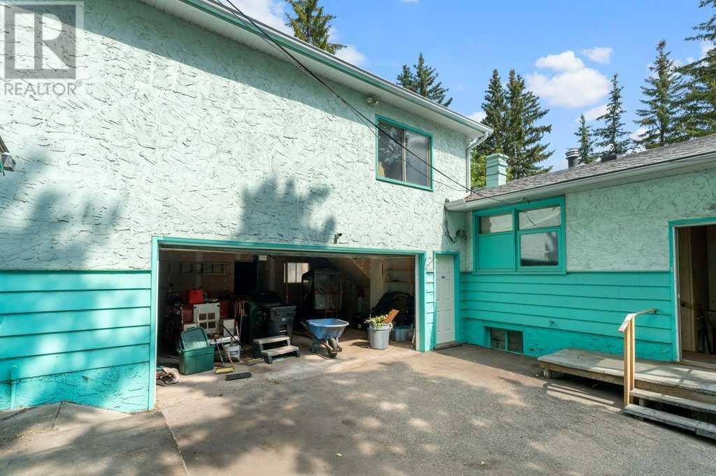 Single Family House for Sale in   Avenue NW Bowness Calgary 