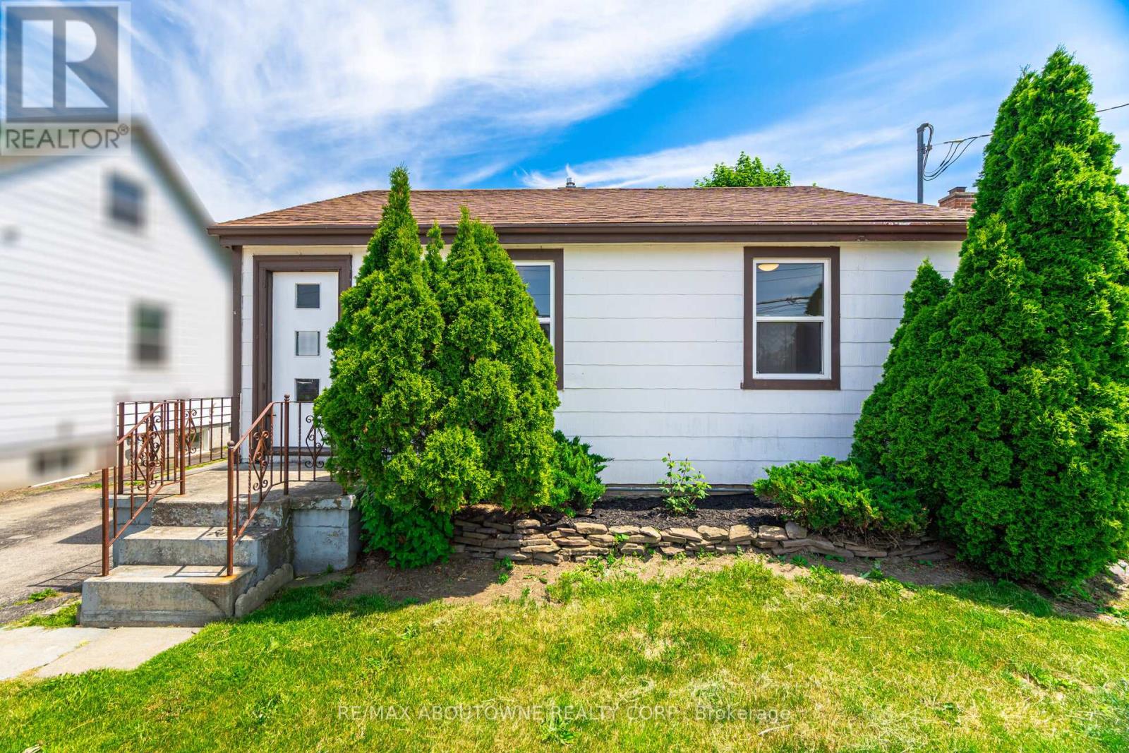 Photo 1 of 126 Cross Avenue, Oakville ON