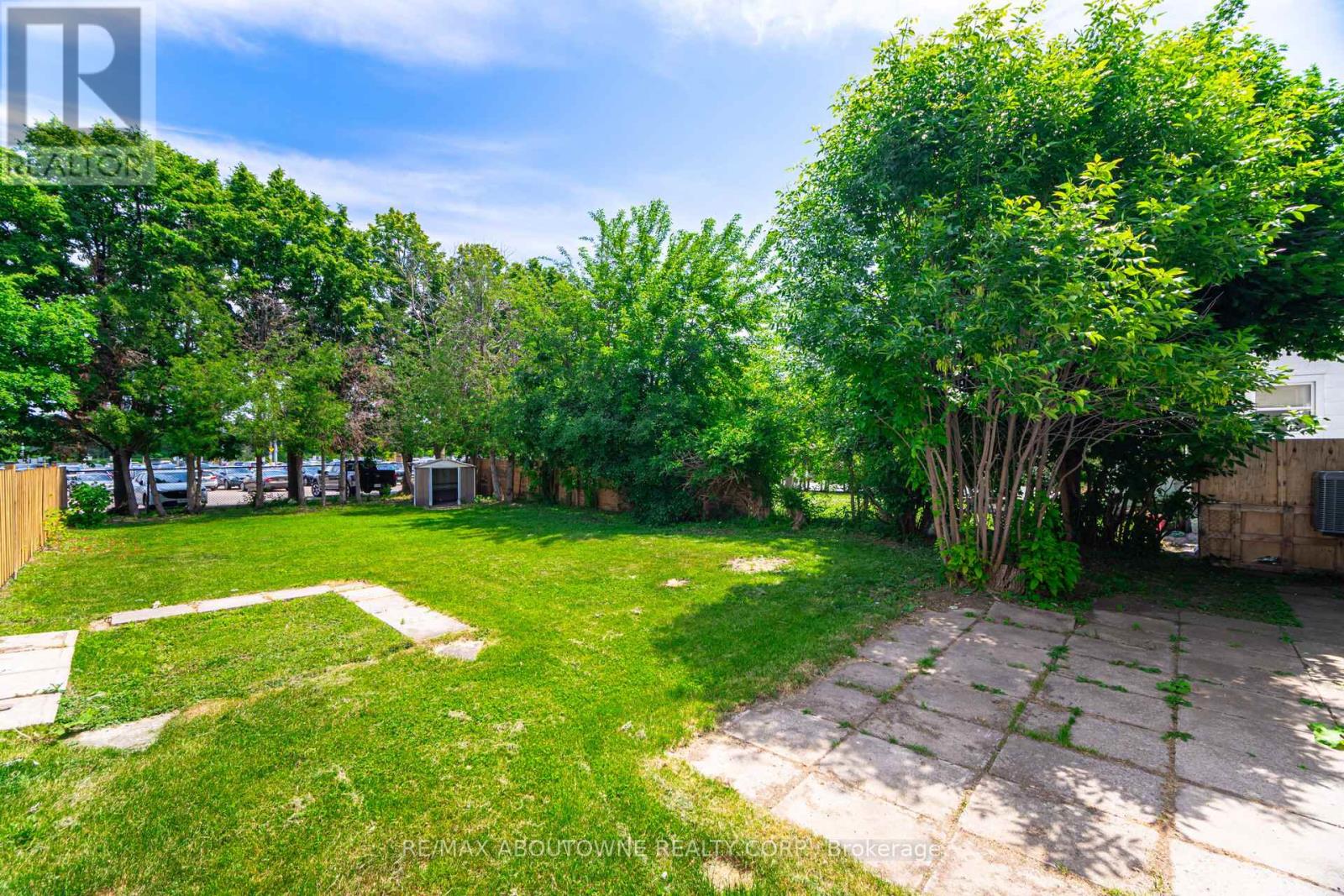 Photo 18 of 126 Cross Avenue, Oakville ON
