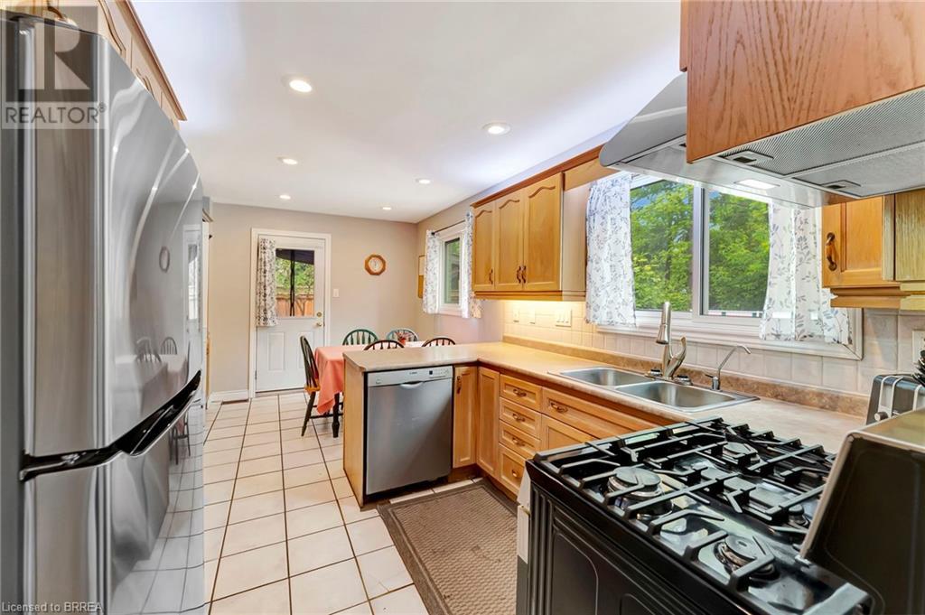 Photo 28 of 307 Erindale Drive, Burlington ON